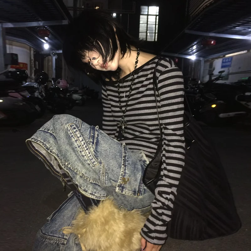 Japanese Y2K Off Shoulder Striped Long Sleeve Crop Top - Japanese Y2K Off Shoulder - Y2K Grunge Streetwear Aesthetic by Vexlyne